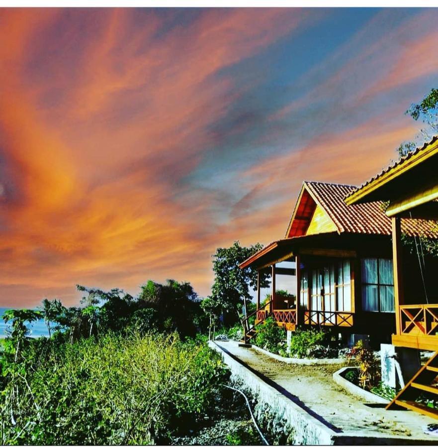 Waha Marind Dive Eco Resort מראה חיצוני תמונה