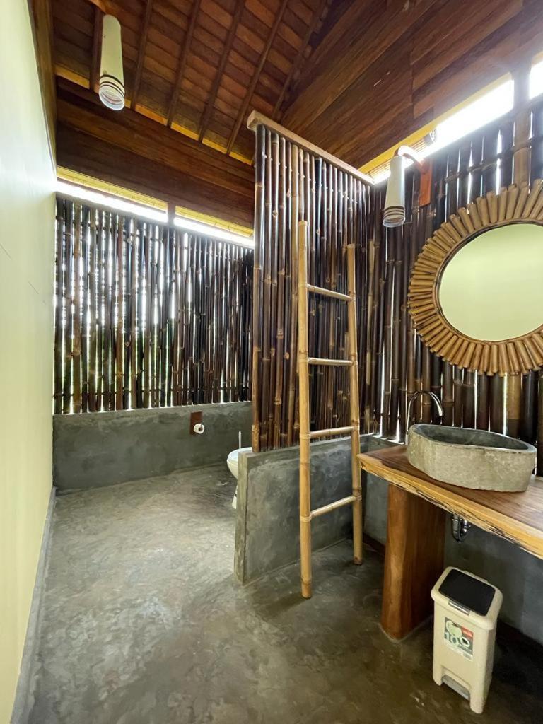 Waha Marind Dive Eco Resort מראה חיצוני תמונה